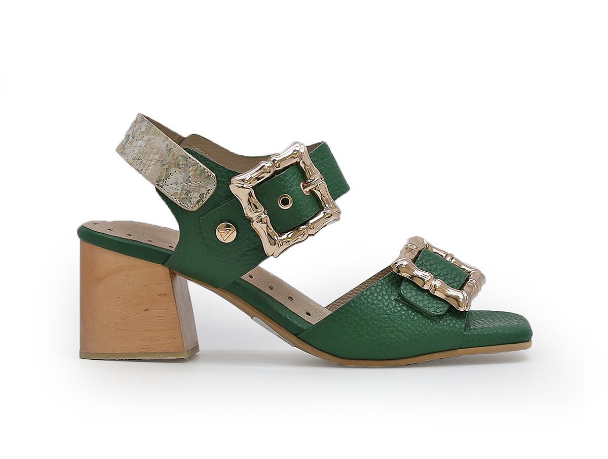 Sandalia en cuero verde