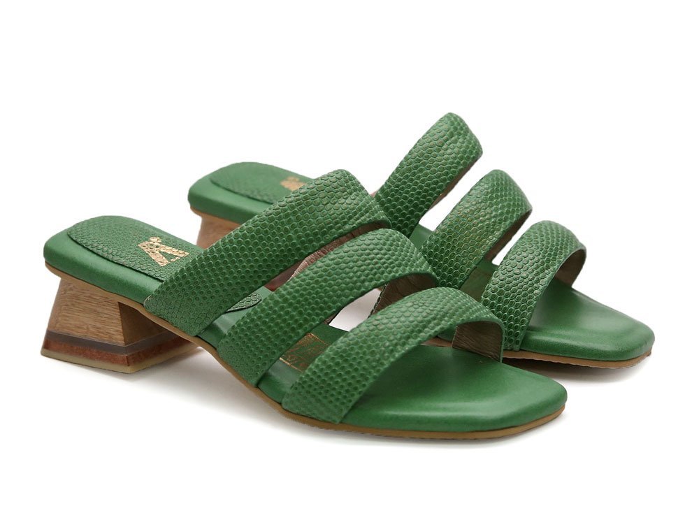Alternative view of Sandalia en cuero verde