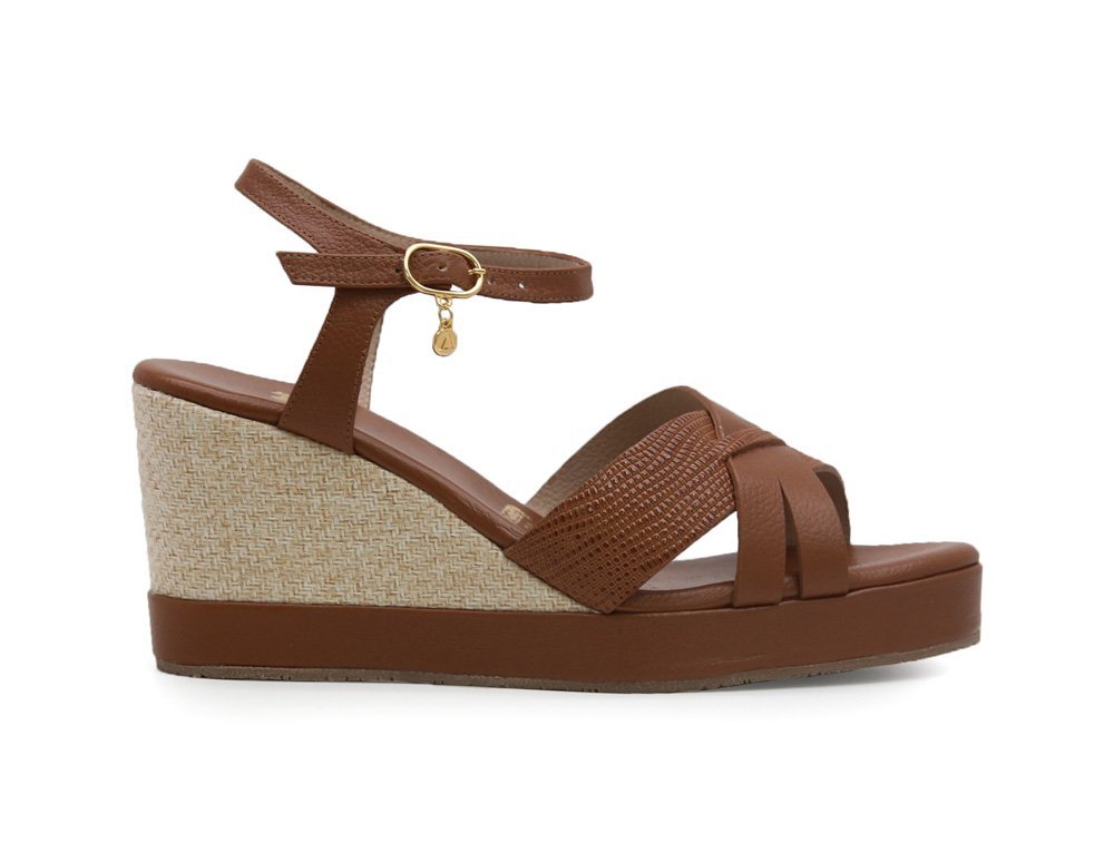 Sandalia en cuero miel