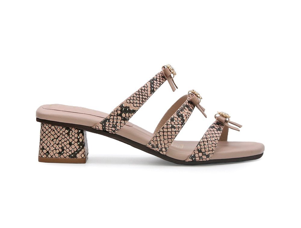 Sandalia en cuero nude