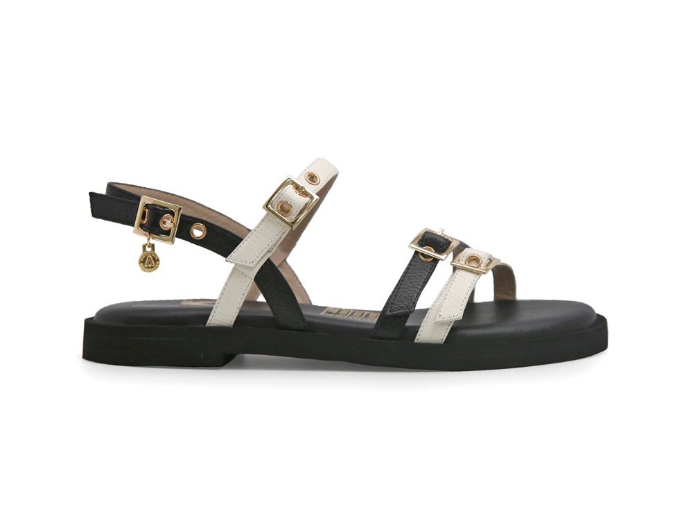 Sandalia en cuero negro