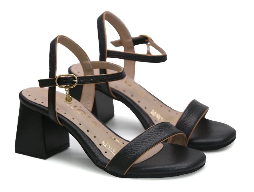 Alternative view of Sandalia en cuero negro
