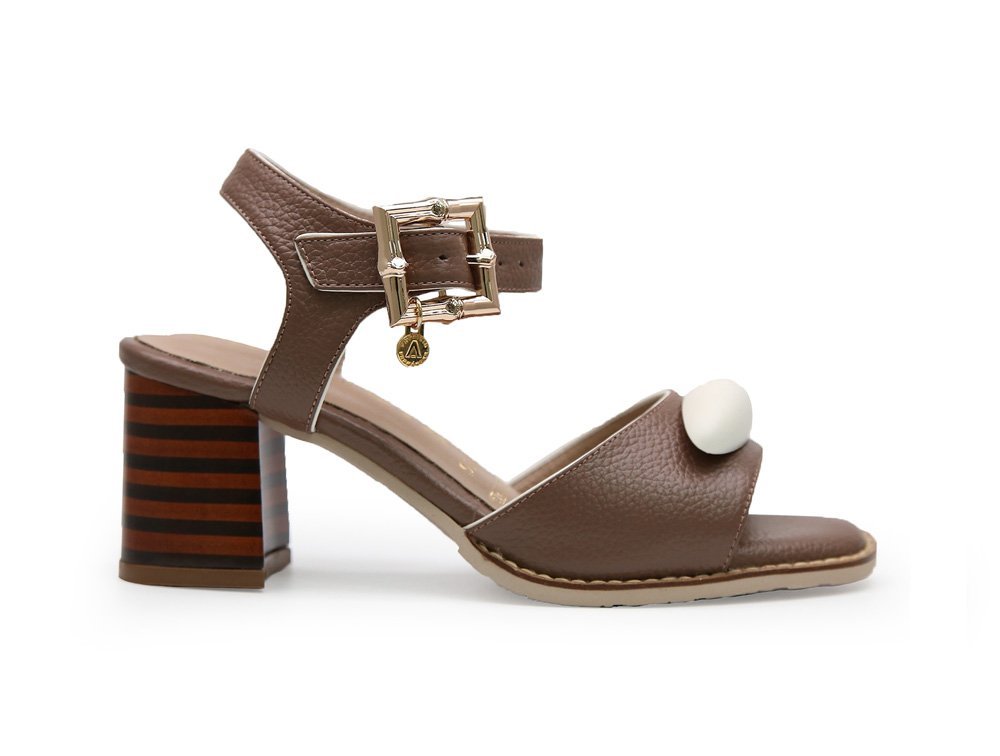Sandalia en cuero cafe