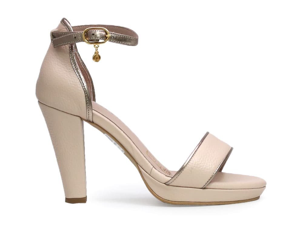 Sandalia en cuero nude