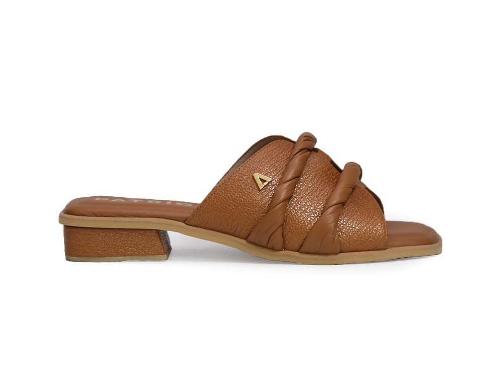 Sandalia en cuero salvado