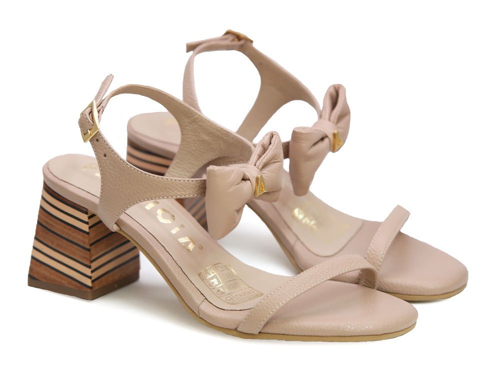 Alternative view of sandalia en cuero fearles