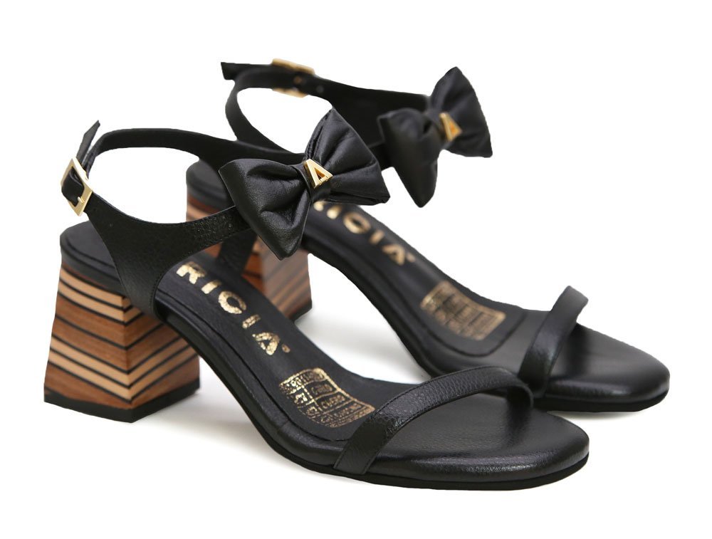 Alternative view of sandalia en cuero negro