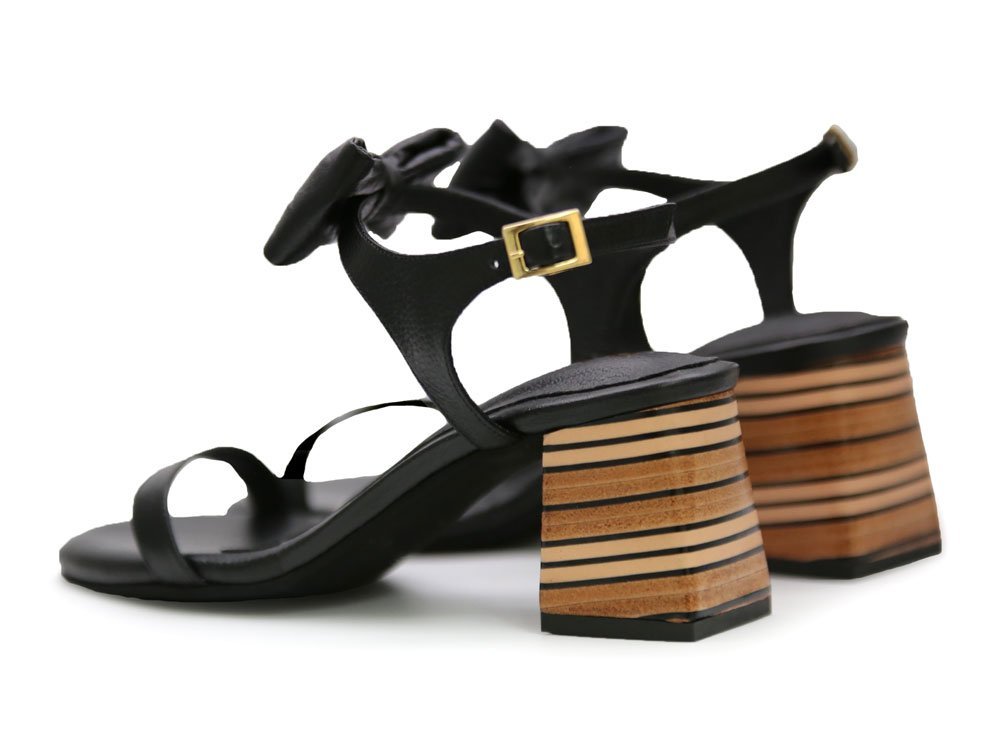 sandalia en cuero negro - Imagen 3