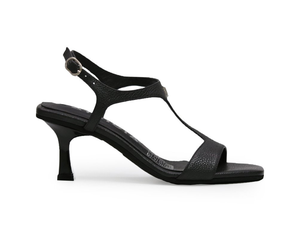 Sandalia en cuero negro