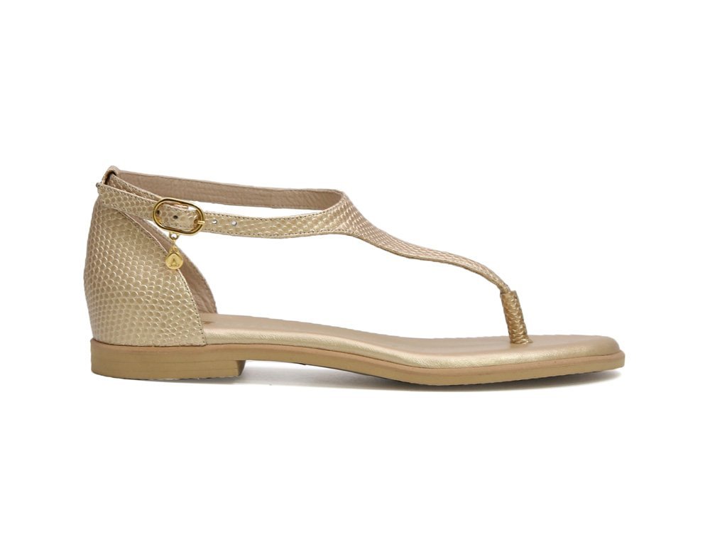 Sandalia en cuero oro