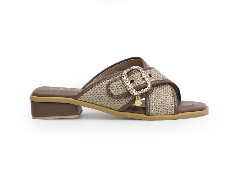 Sandalia en cuero taupe