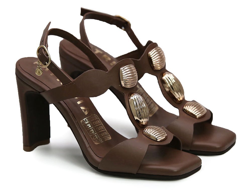 Alternative view of Sandalia en cuero castor