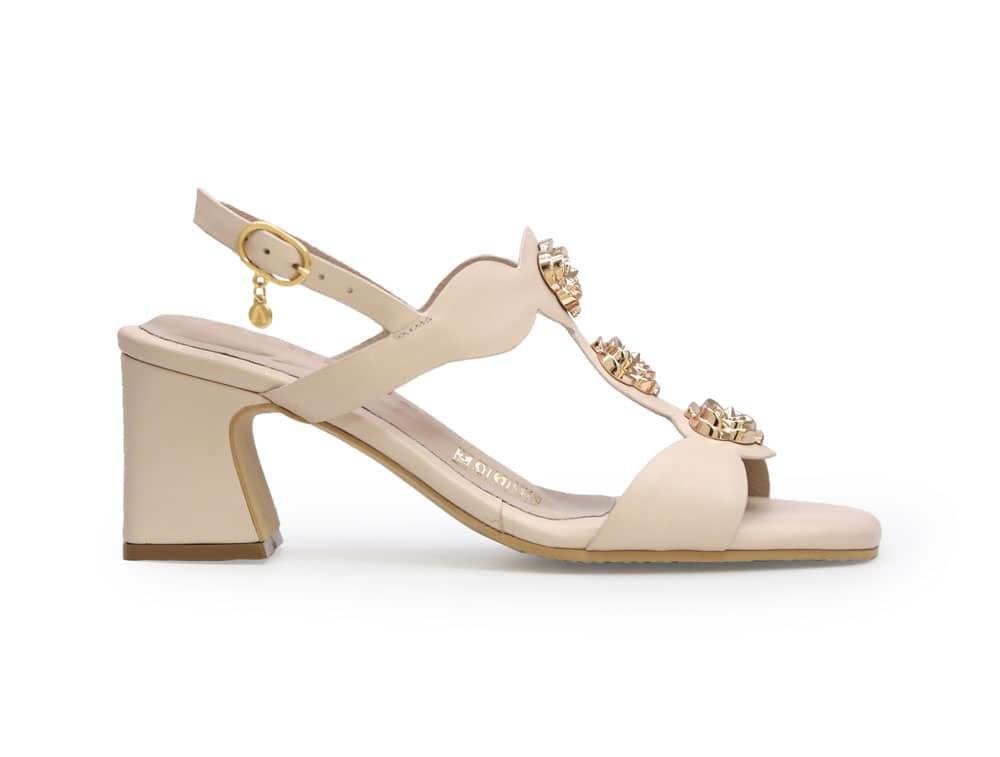 Sandalia en cuero nude