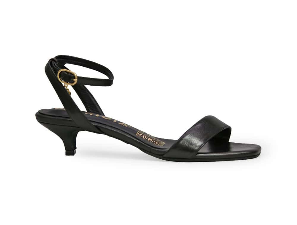 Zapatilla de tacon en cuero