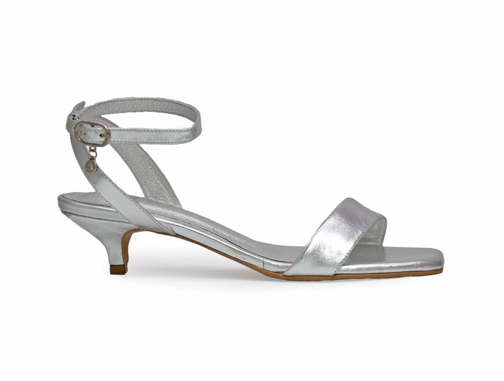 Sandalia en cuero plata