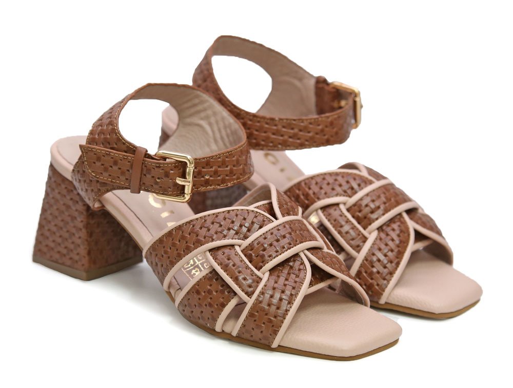 Alternative view of Sandalia en cuero caramelo