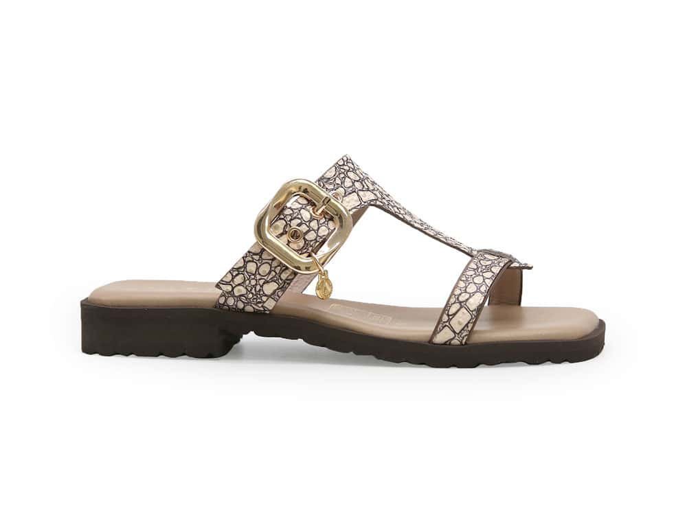 Sandalia en cuero capuchino