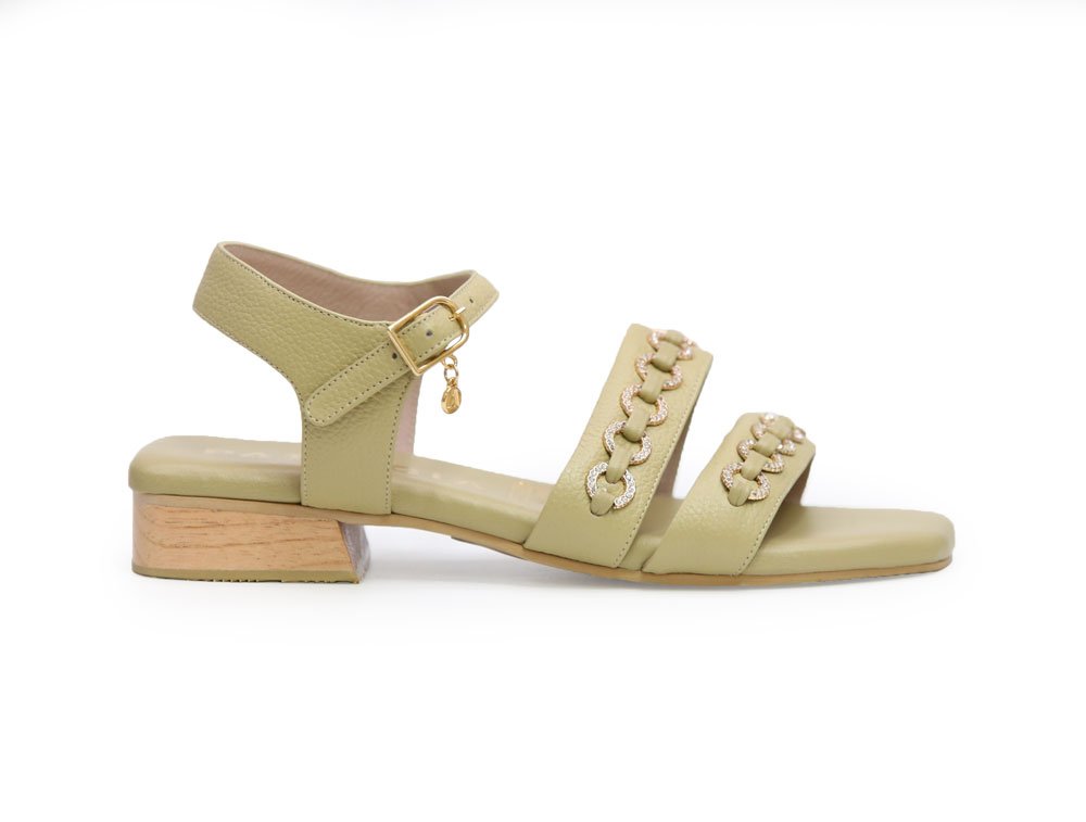 Sandalia en cuero verde