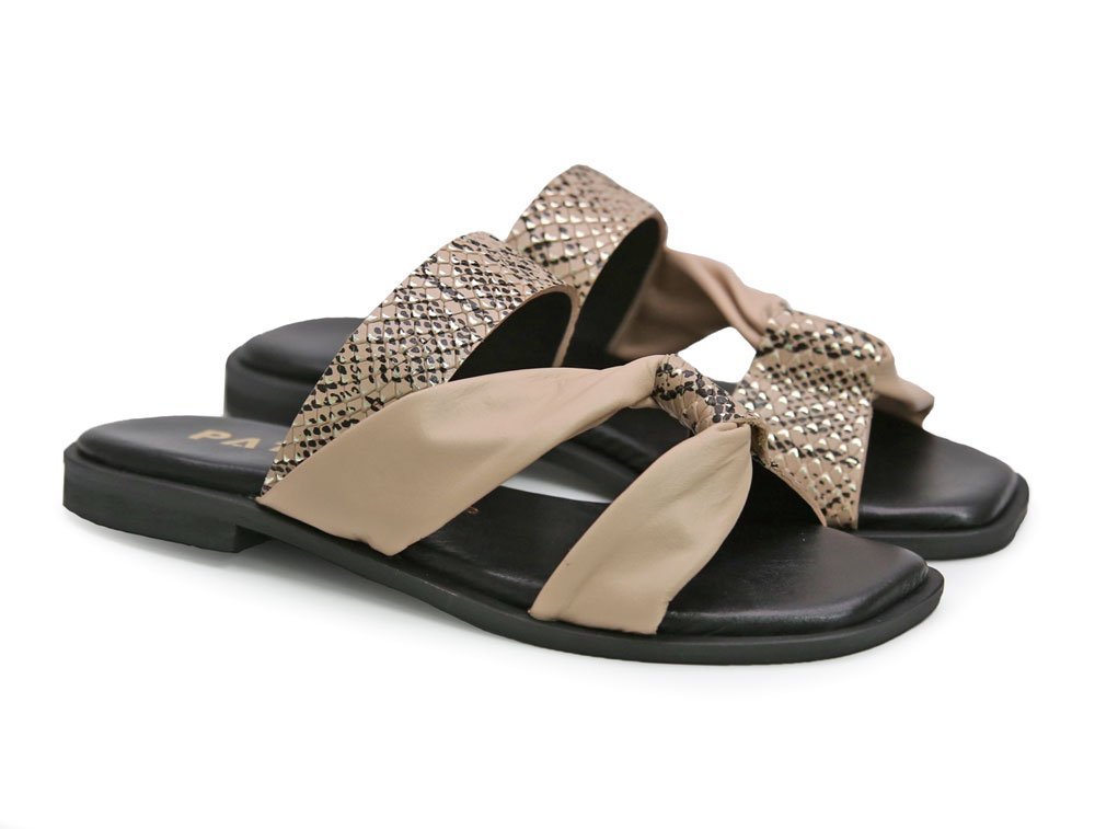 Alternative view of Sandalia en cuero taupe