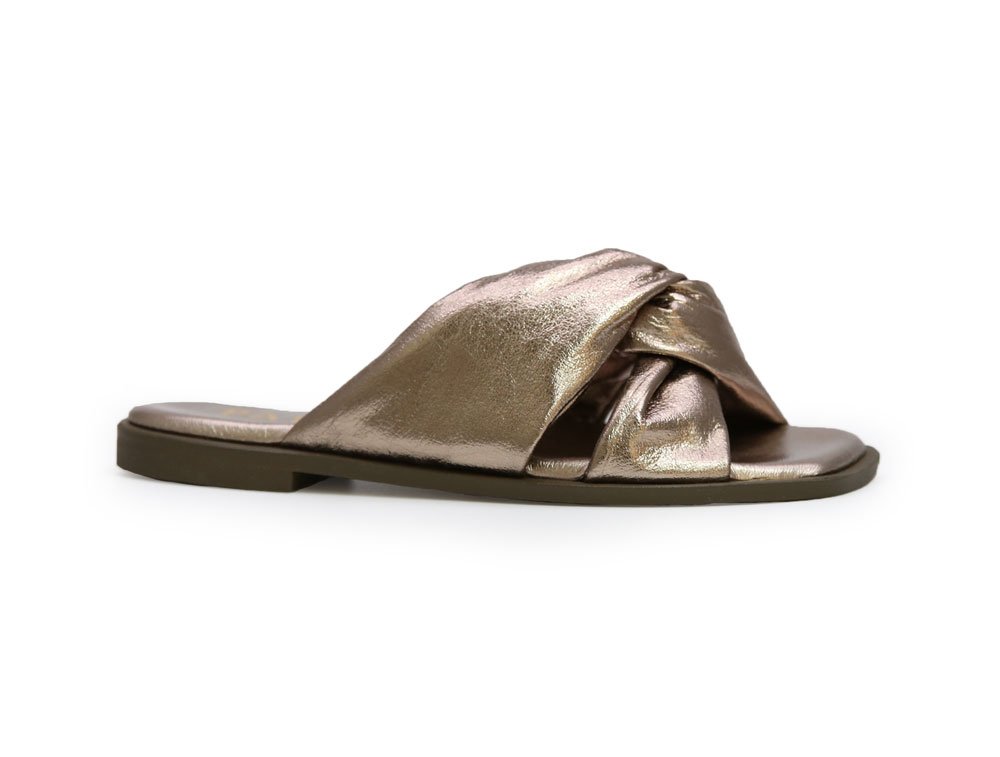 Sandalia en cuero luna