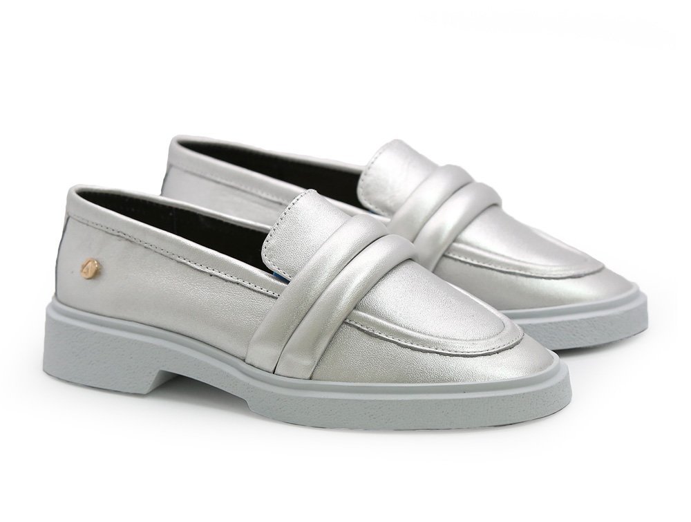 Alternative view of Mocasín en cuero plata