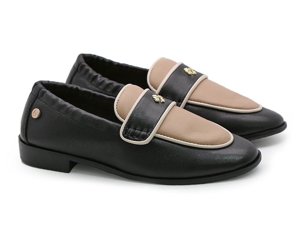 Alternative view of Mocasin en cuero negro