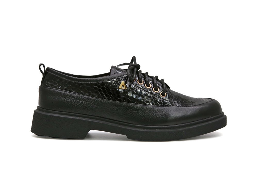 Bolichero en cuero negro