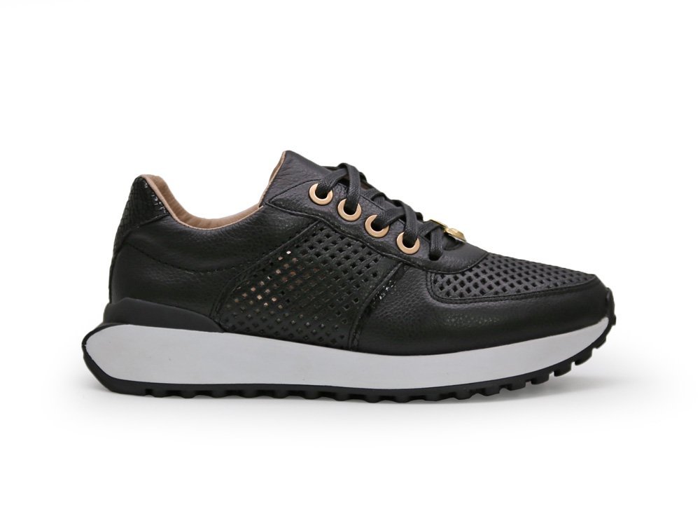 Tenis en cuero negro