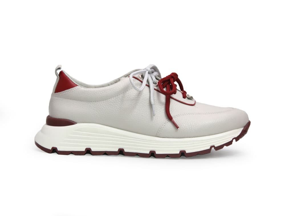 Tenis en cuero pelicano