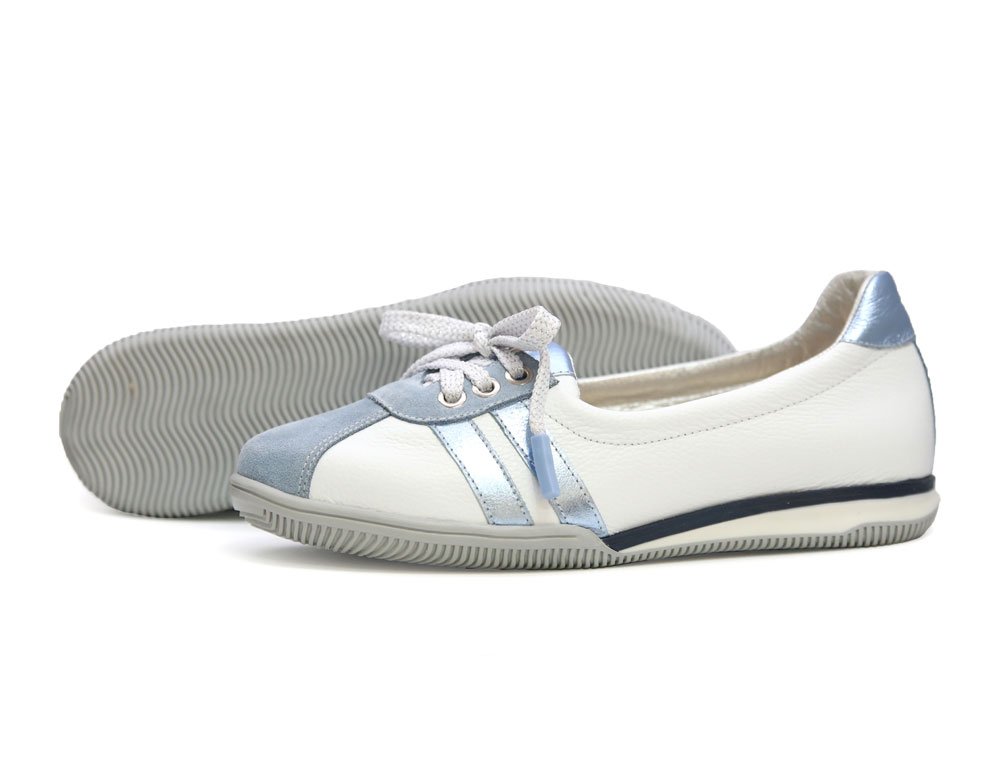 Tenis en cuero celeste - Imagen 3