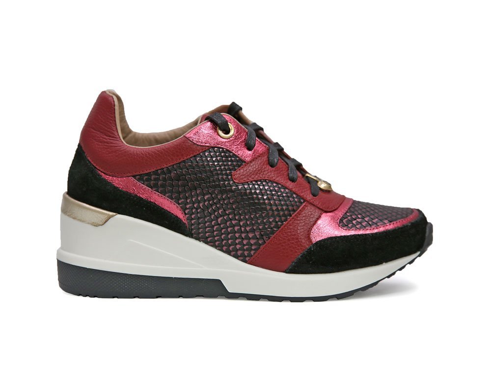 Tenis en cuero cereza