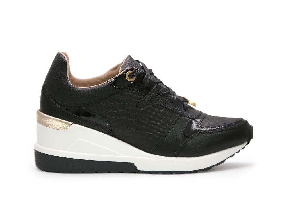 Tenis en cuero negro