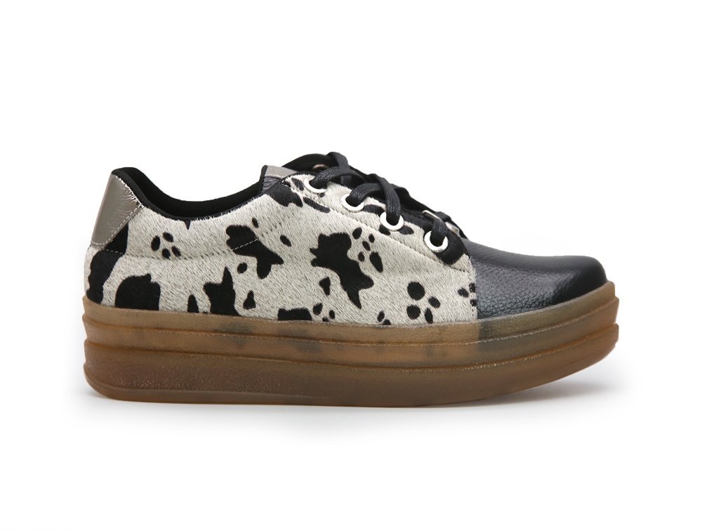 Tenis en cuero negro