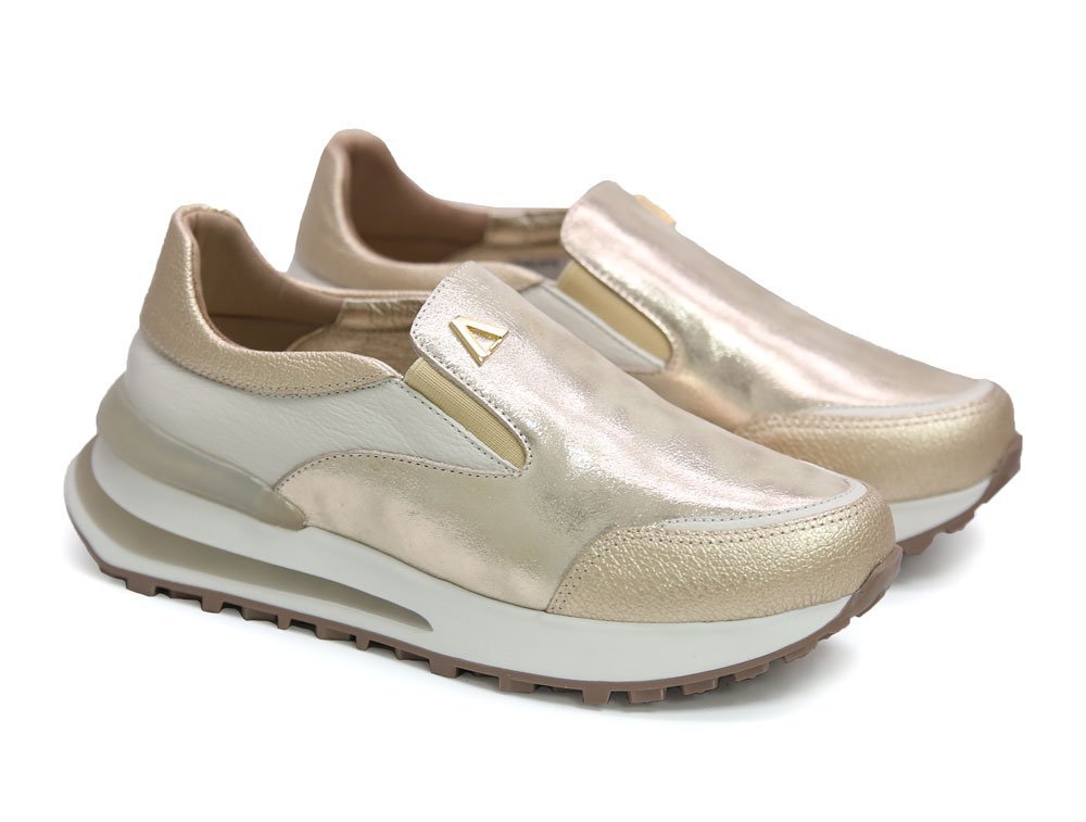 Alternative view of Tenis en cuero dorado