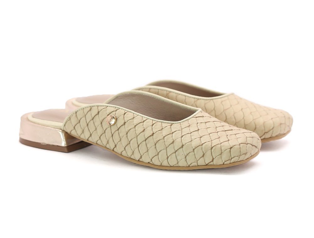 Alternative view of Zueco en cuero PSC1126