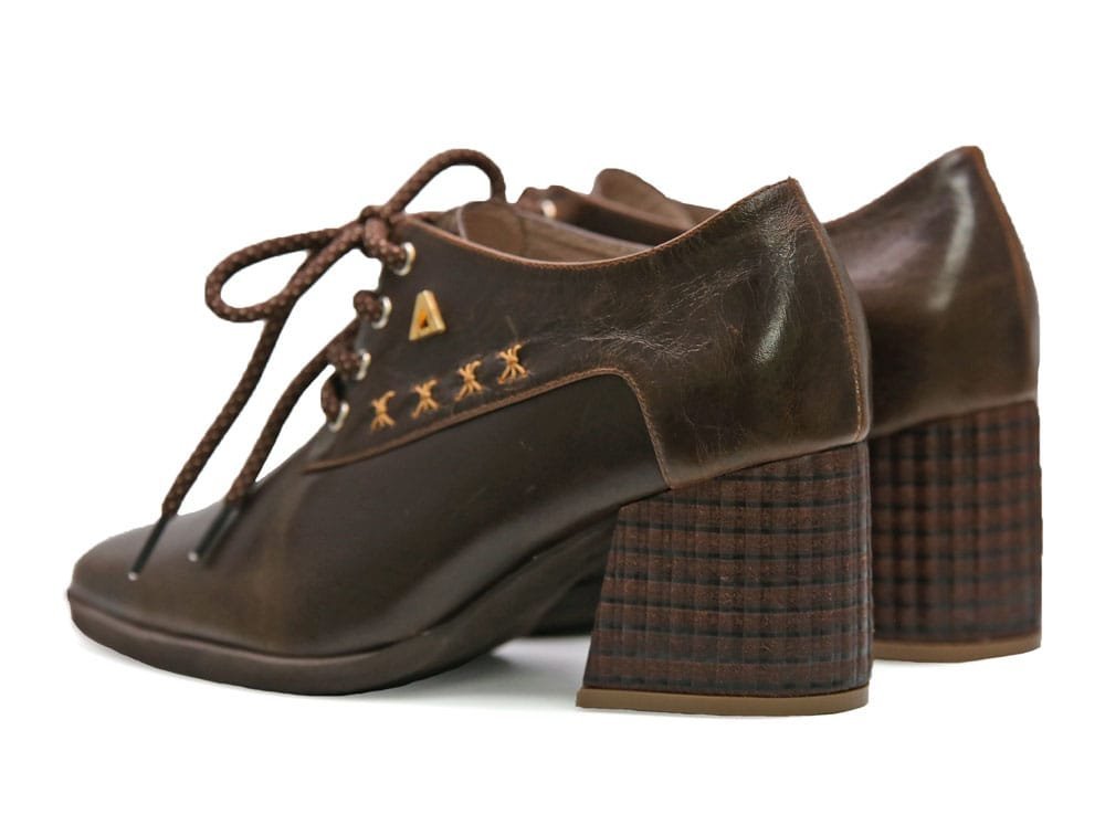 Alternative view of Bolichero en cuero canela