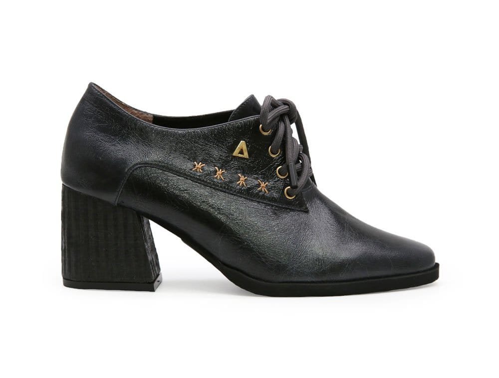 Bolichero en cuero negro