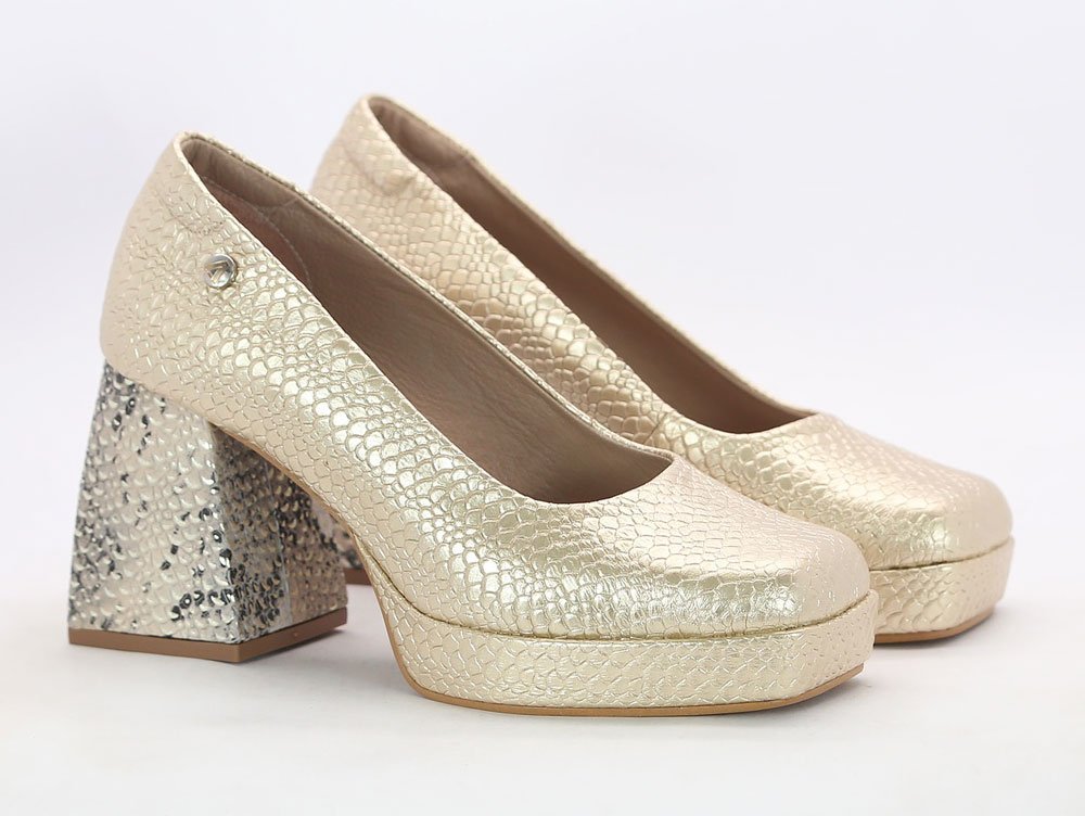 Alternative view of Tacon en cuero PSC6645