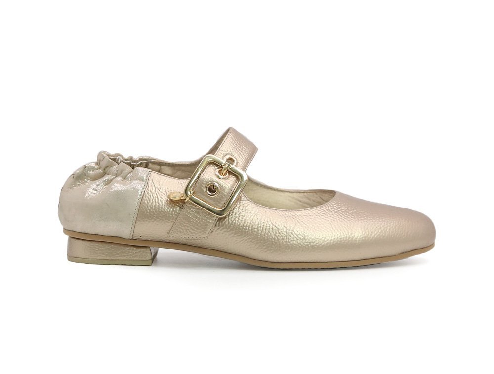 Baleta en cuero dorado