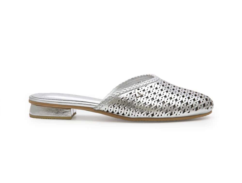 Zueco en cuero plata