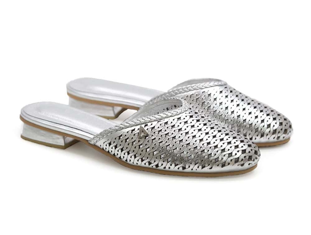 Alternative view of Zueco en cuero plata