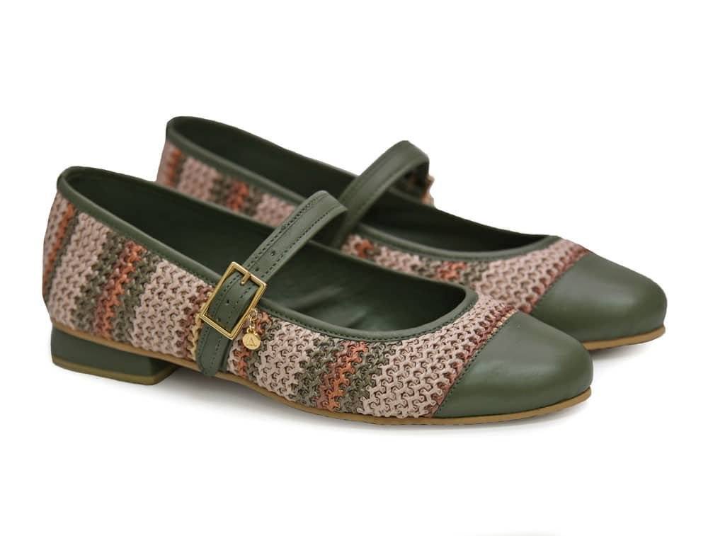 Alternative view of baleta en cuero verde