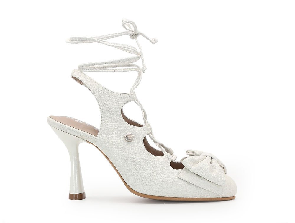 Alternative view of Zapatilla de tacon en cuero blanco perla