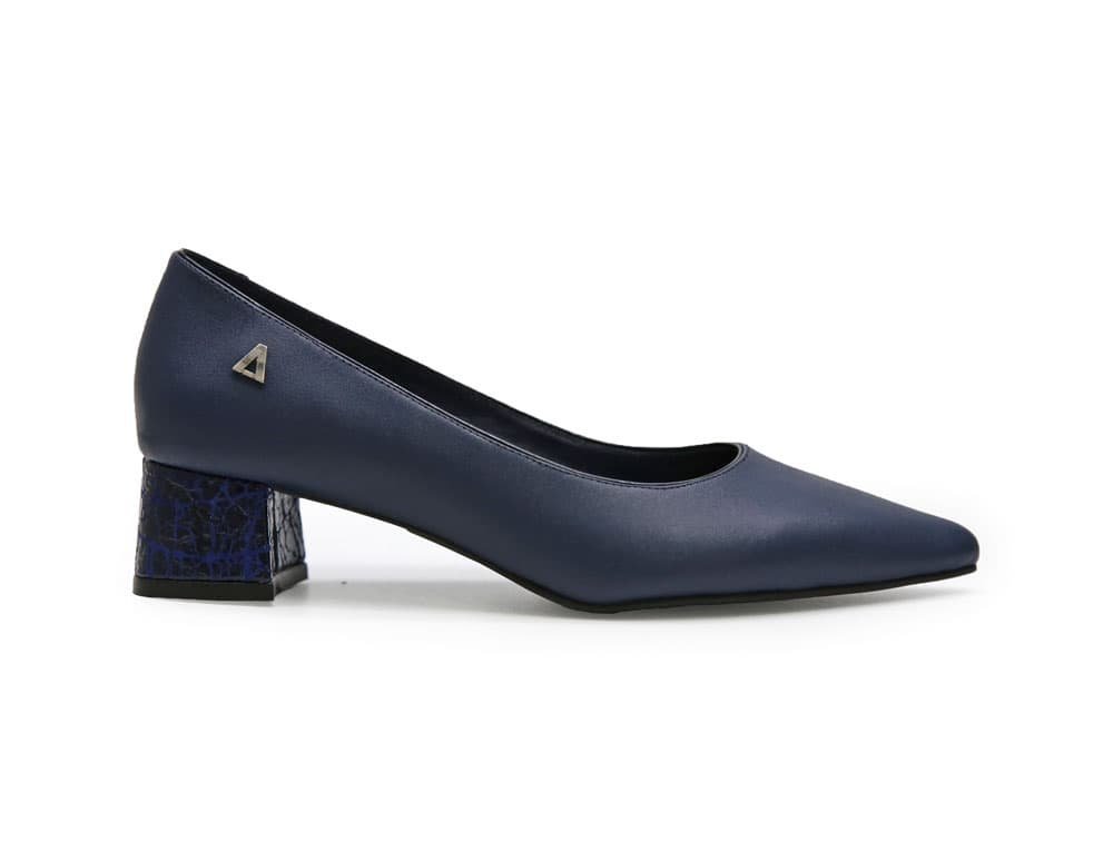 Zapatilla de tacon en cuero azul