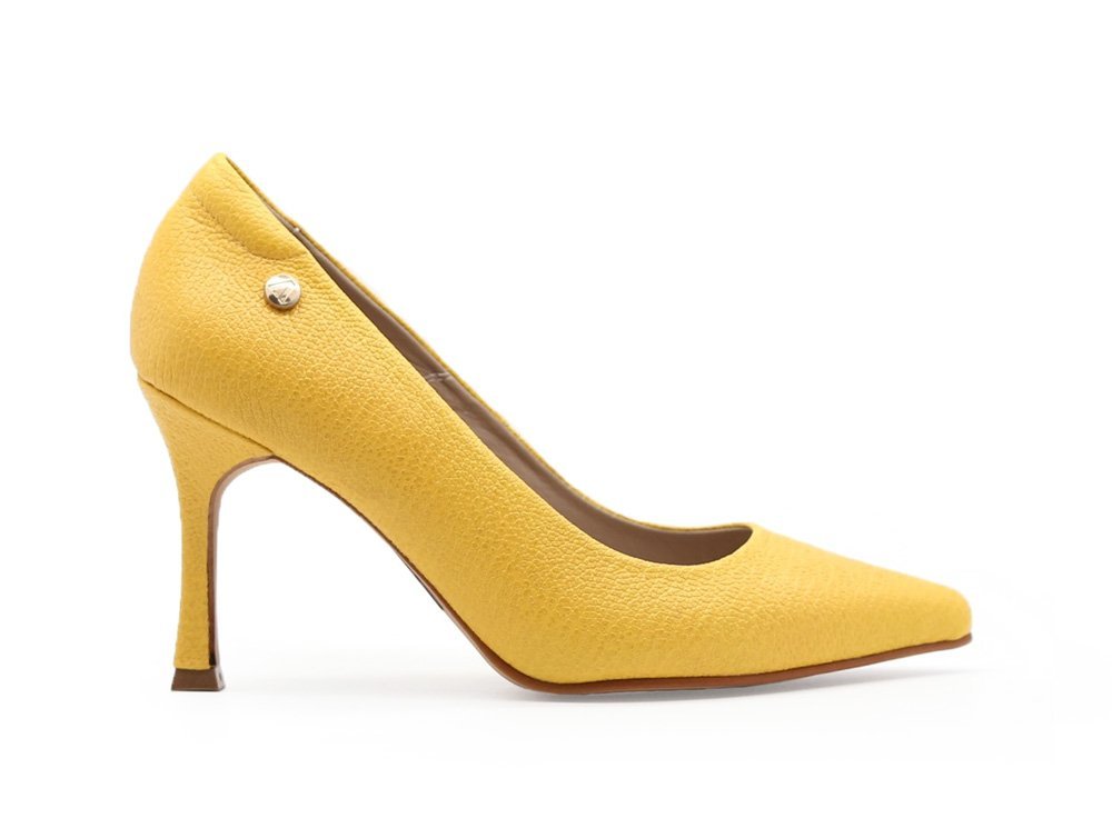 Zapatilla de tacon en cuero mostaza