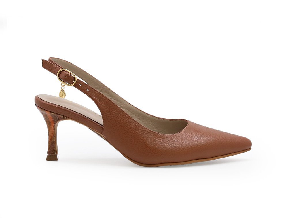 Zapatilla de tacon en cuero coñac