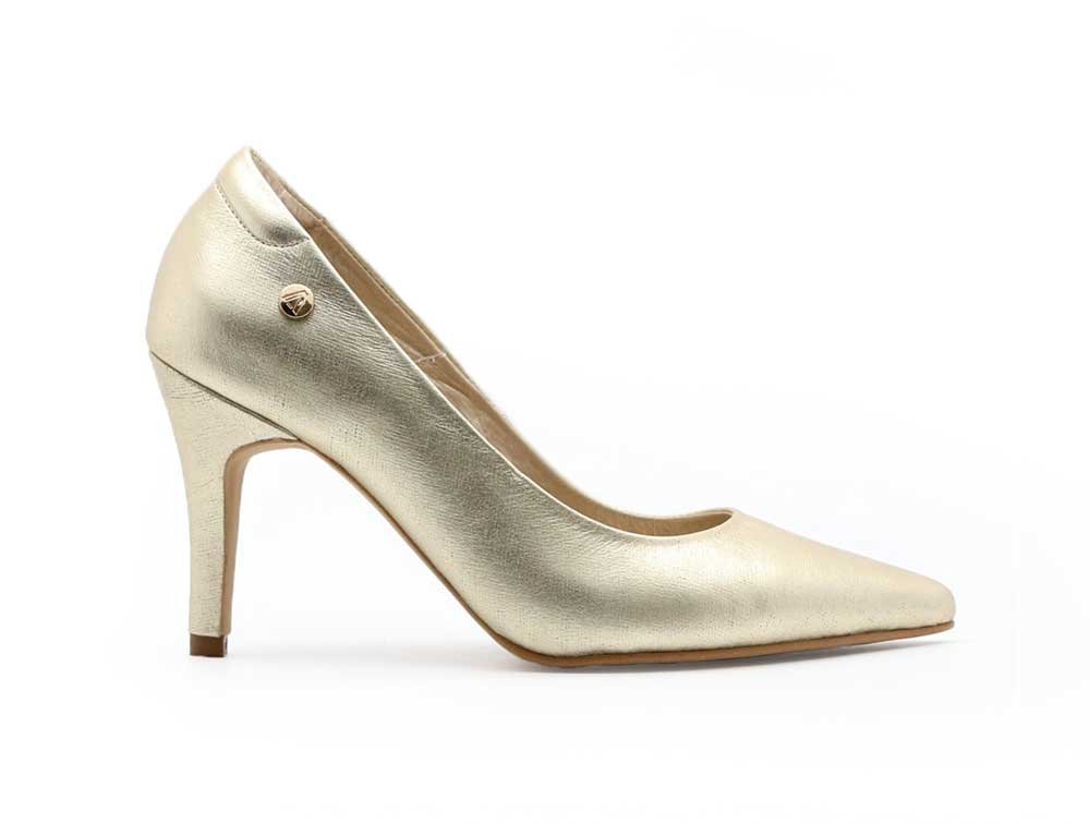 Zapatilla de tacon en cuero dorado