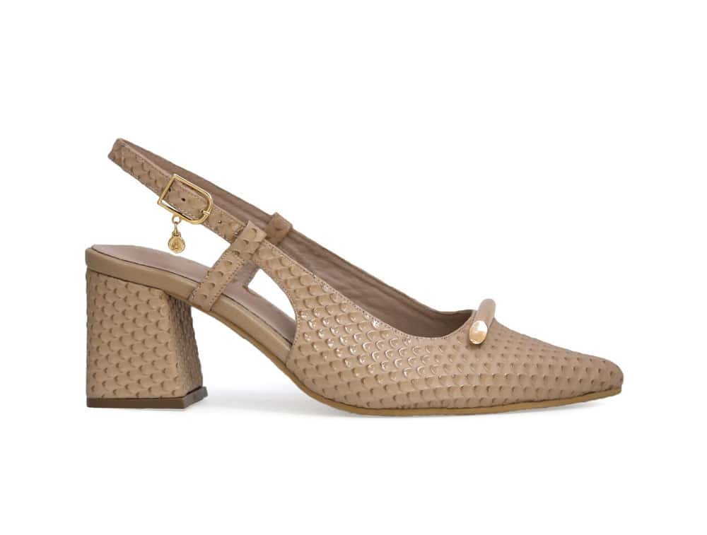 Zapatilla de tacon en cuero capuchino