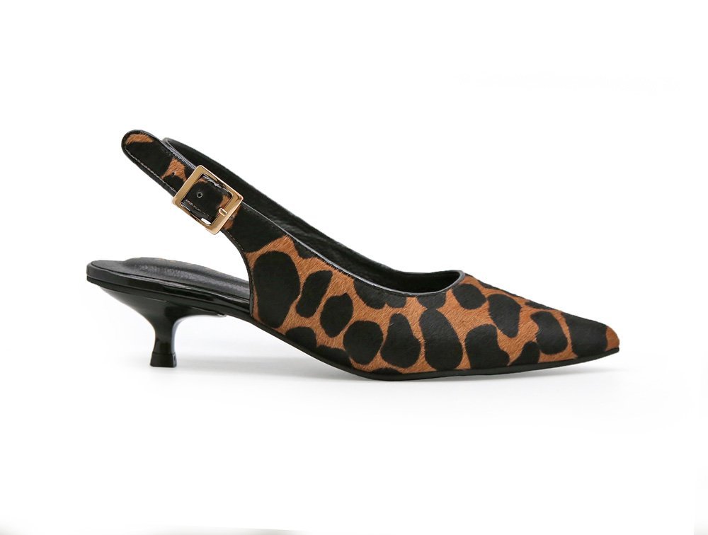 Zapatilla de tacon en cuero print