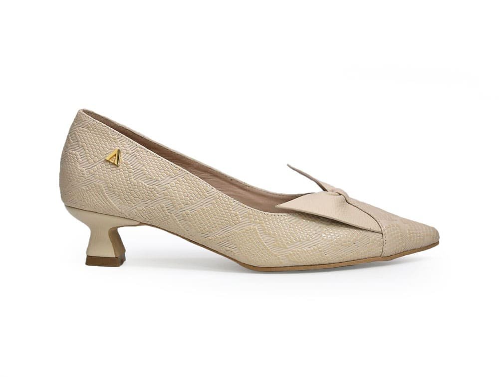 Zapatilla de tacon en cuero sabia